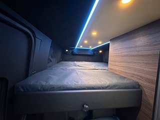 Transportbil - Skåp Volkswagen Crafter 177HK AUT CROSSBUSS 12 av 27