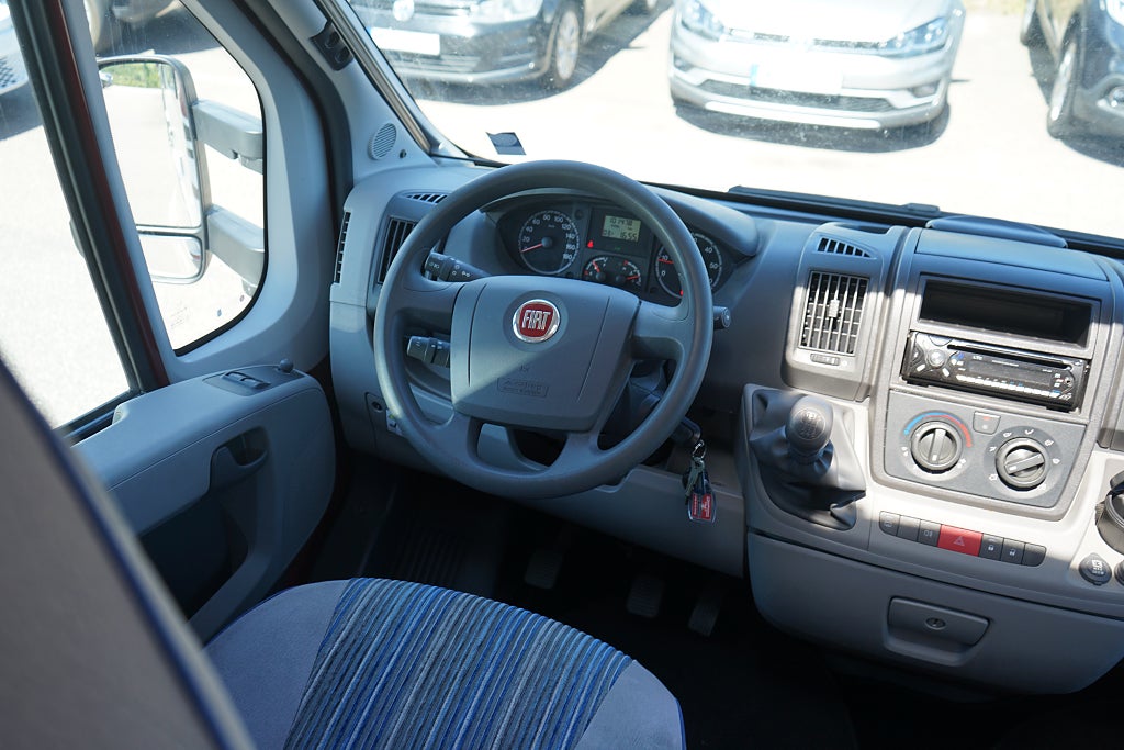 Adria Mobil Coral S 670 SLT Scandinavian Edition 131 hk 4.99% Ränta