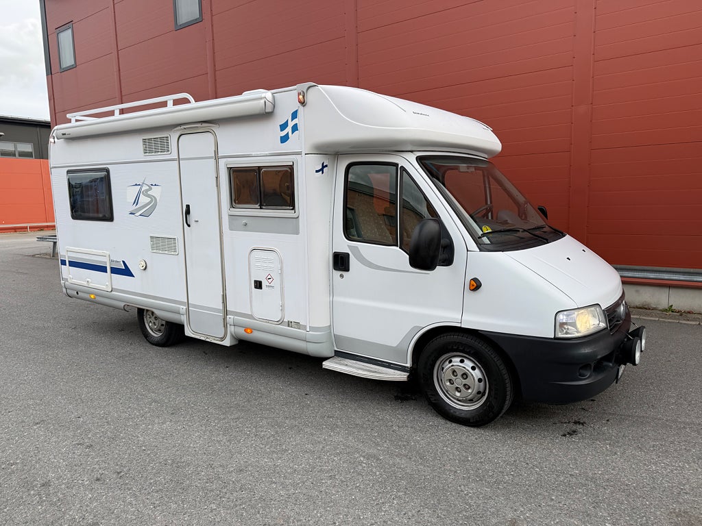 Fiat Burstner  T602 dubbelbädd markis,cykelställ,solcell/backamera 