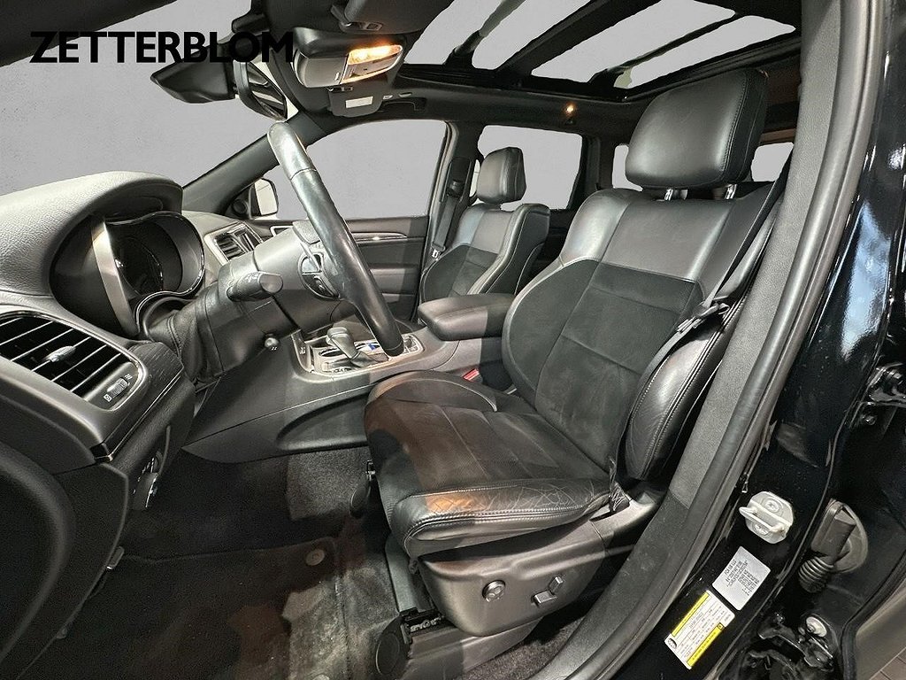 SUV Jeep Grand Cherokee 7 av 17