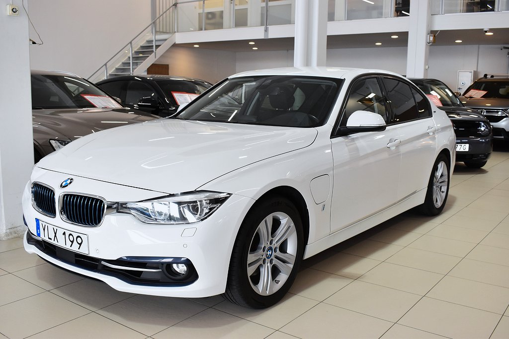 BMW 330e Aut Sport line Värm Navi HiFi 1 Ägare 252hk