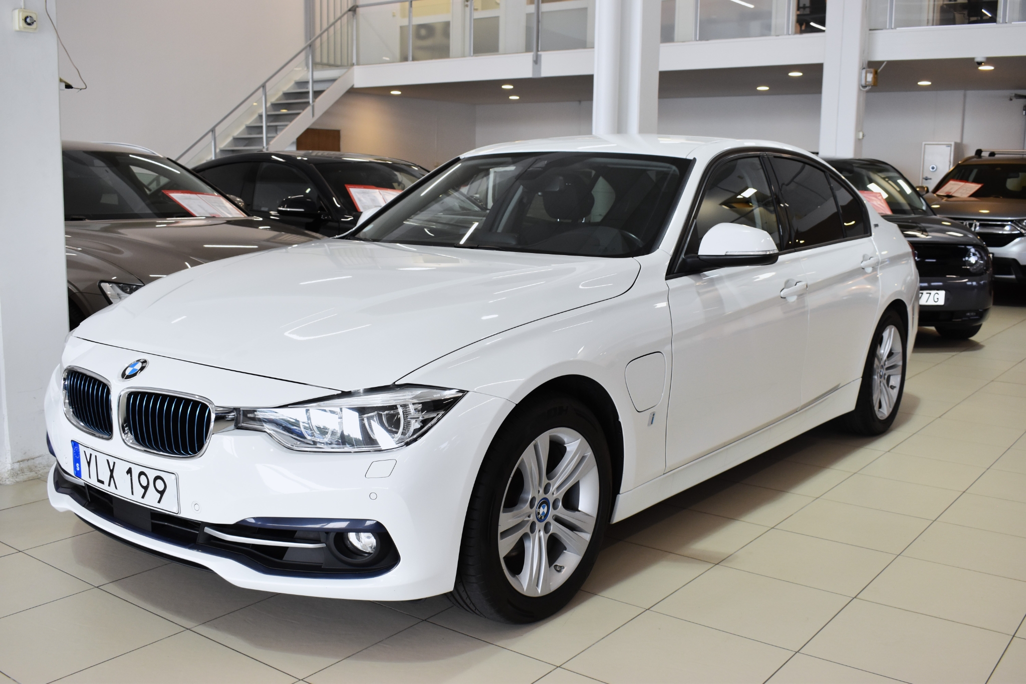 BMW 330