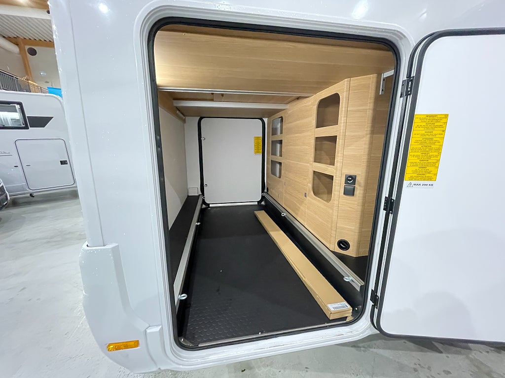 Adria Matrix Axess 670 SL /Taksäng/Automat/5 bältad/B-körkort - Adria