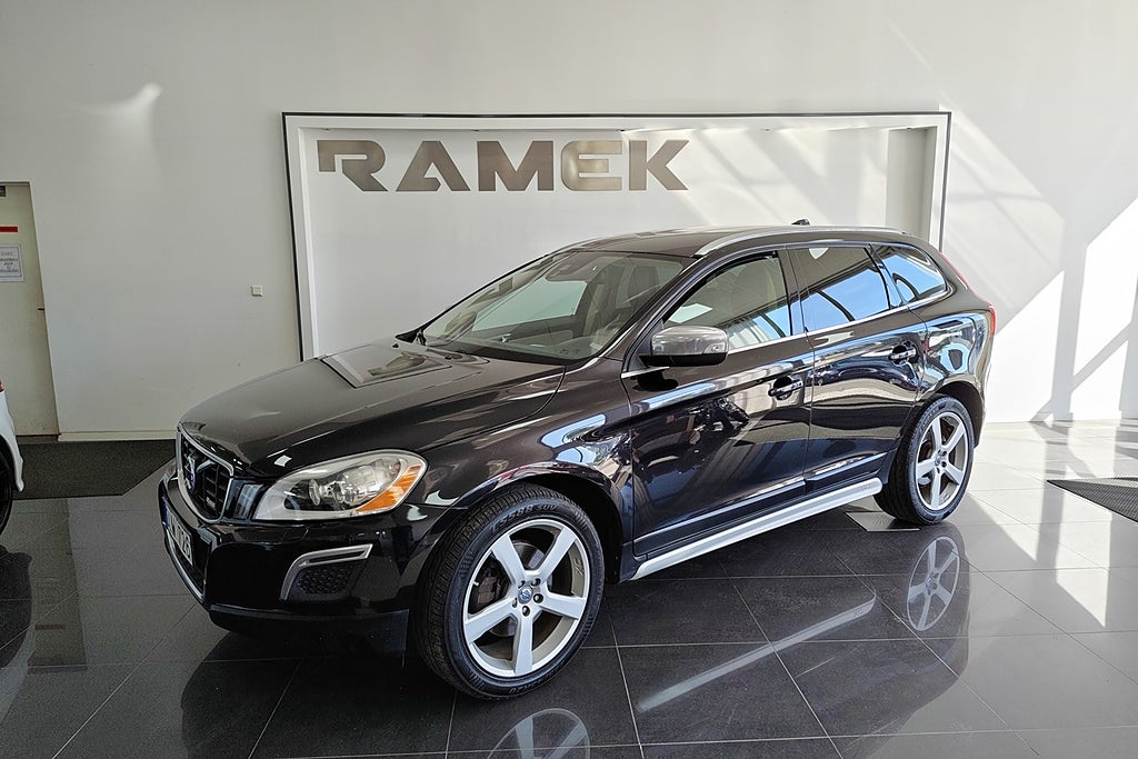 Volvo XC60 D3 AWD Geartronic R-Design Automat Fullservad Drag