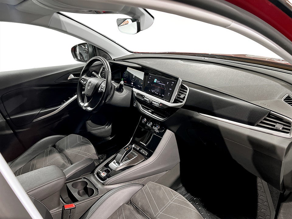 Bild på Opel Grandland Ultimate PHEV 300hk AUt AWD - B-KAMERA,DRAG