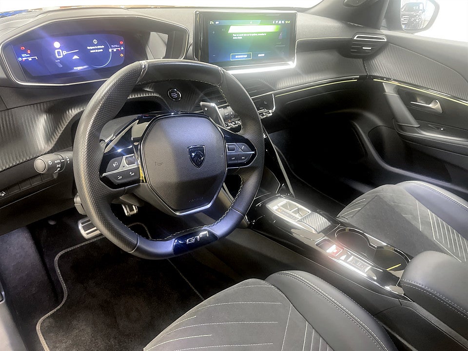 Bild på Peugeot 2008 GT 1.2 PT 130hk Aut B-KAMERA CARPLAY