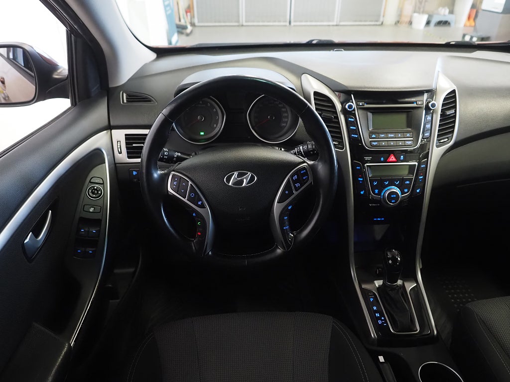 Hyundai i30 Kombi 1.6 GDI 135hk Aut Business Dragkrok Motorvärmare 2014