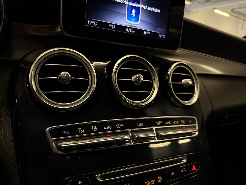 Mercedes-Benz C220 d 2018 - miniatyr 18