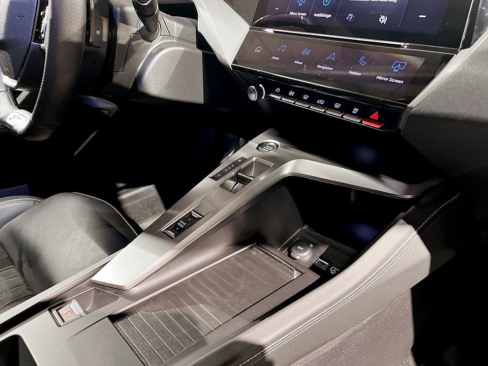 Bild på Peugeot 308 5D GT 1.2 PT 130hk Aut - B-KAMERA,NAV,CARPLAY