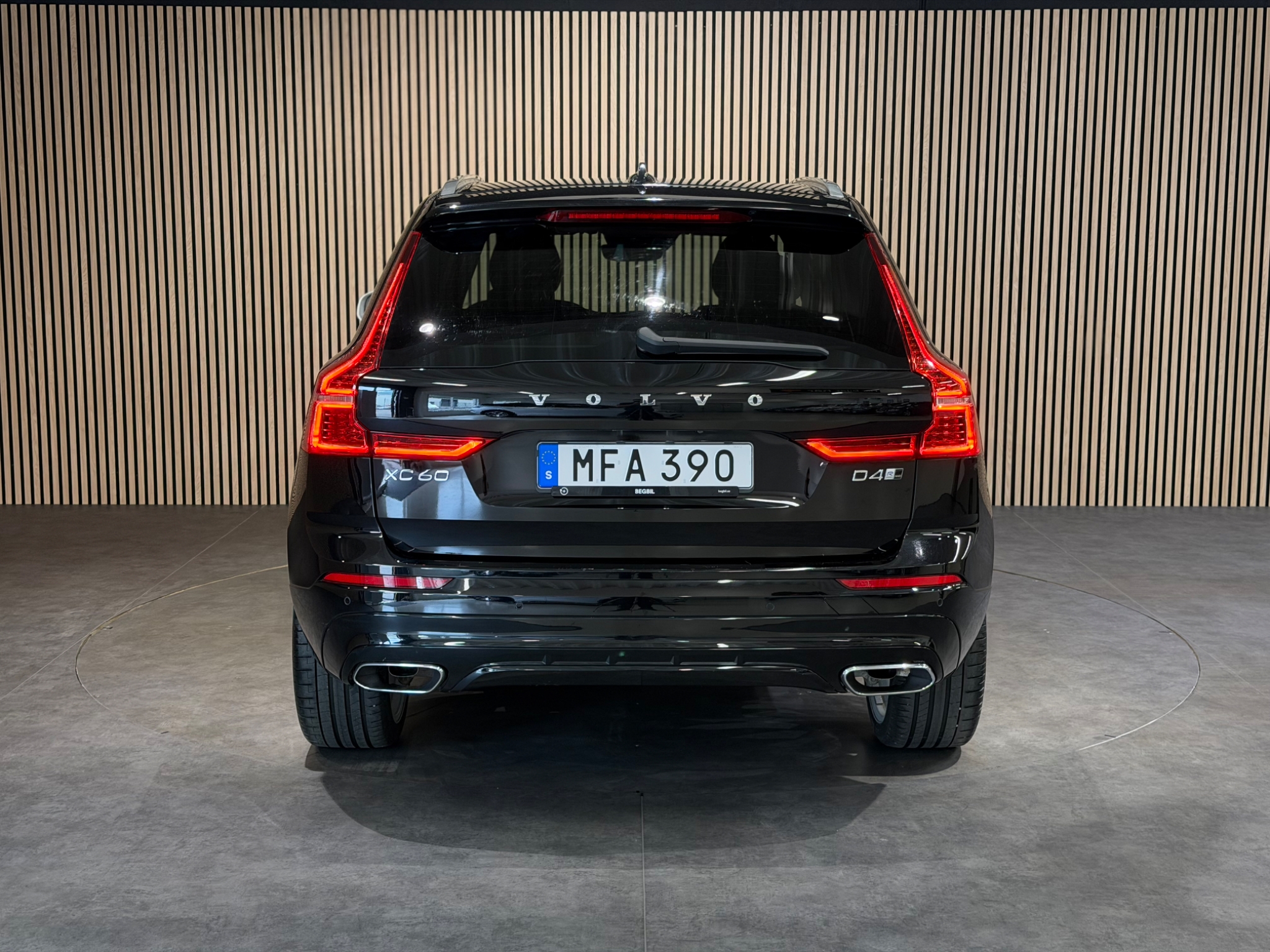Volvo XC60 D4 AWD R-Design 2018, photo 5/56