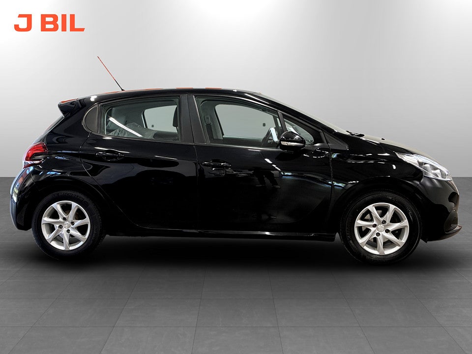 Bild på Peugeot 208 Active 1.2 PT 82hk Aut BLUETOOTH FARTHÅLLARE