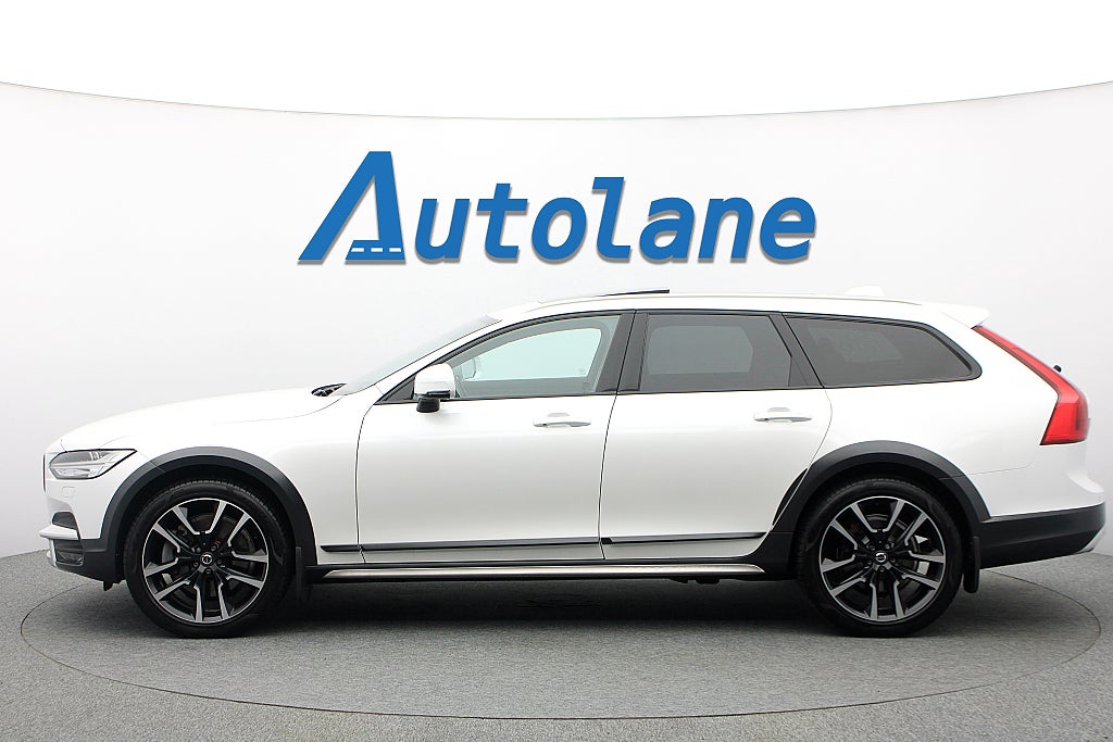 Volvo V90 Cross Country D4 AWD Polestar, Pano, B&W, HUD, 360°, 20", Dr