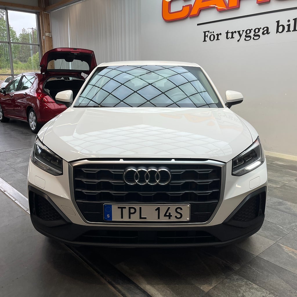 Audi Q2 35 TFSI S Tronic Proline Carplay P-Sensorer