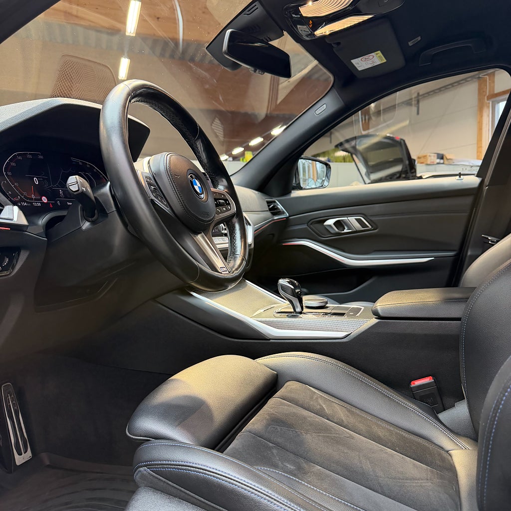 BMW 320d xDrive Touring M Sport Carplay Navi P-sensorer Drag
