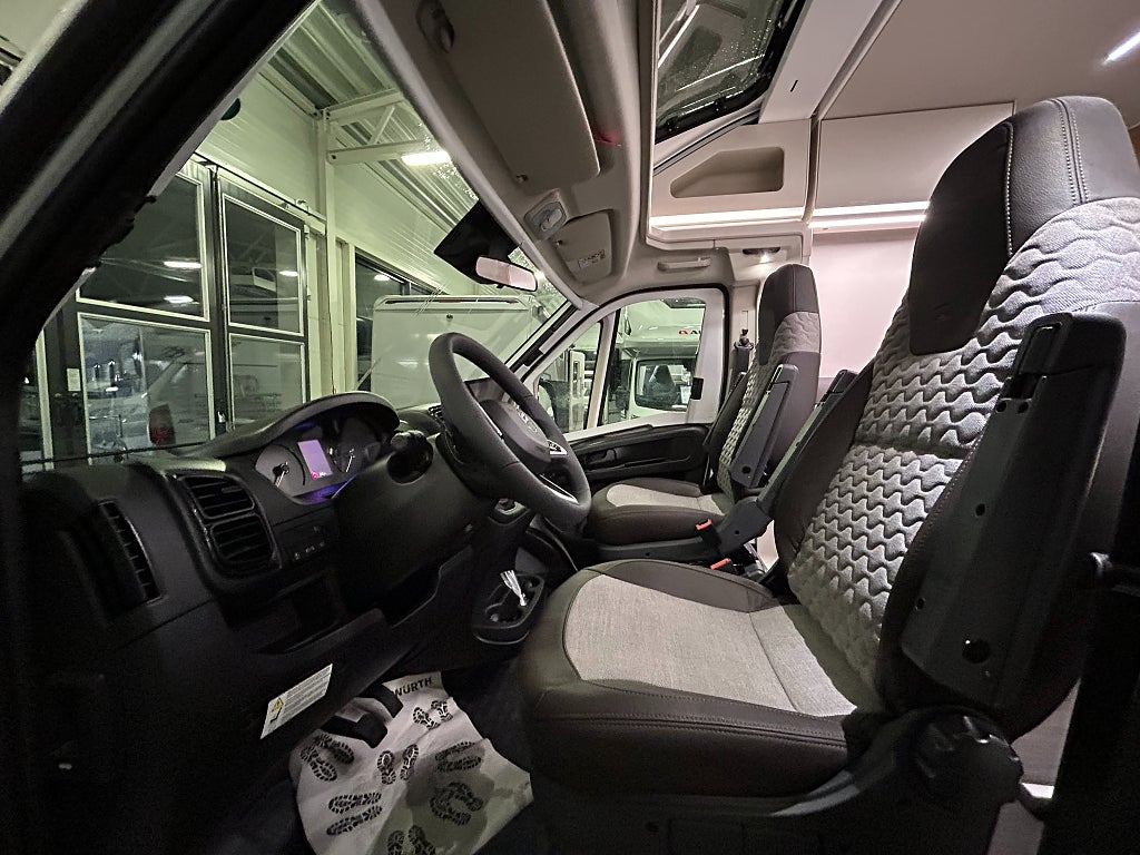 Adria Matrix Axess 670 SL / Taksäng / B-kort / Automat 140hk - Adria