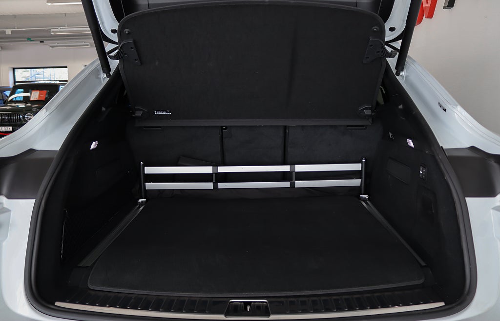 Porsche Cayenne Coupé E-Hybrid SportDesign BOSE Passagerardisplay MOMS