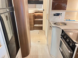 Husbil-integrerad Bürstner ELEGANCE 910 21 av 34