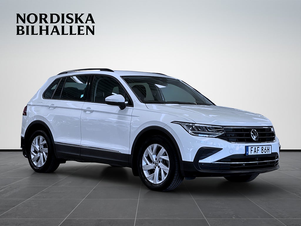 Volkswagen Tiguan 1.5 TSI ACT OPF Base Kamera Värmare Dragkrok
