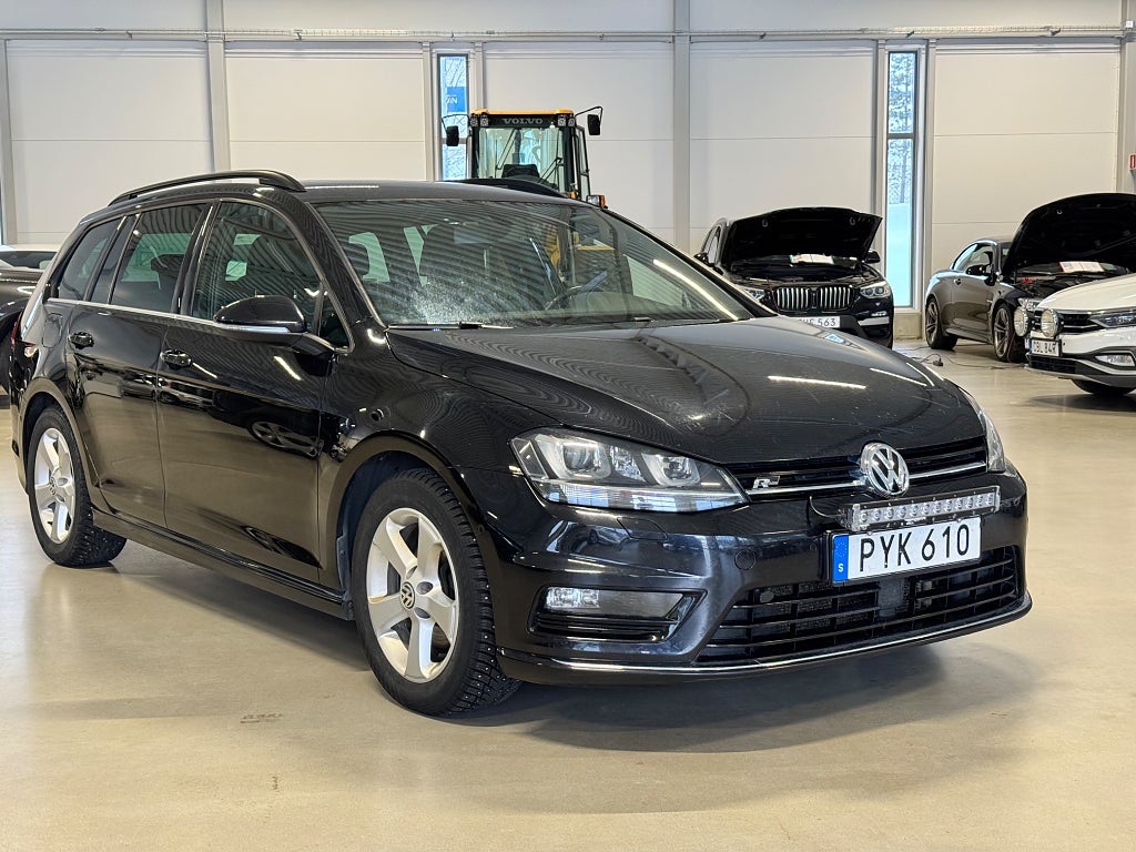 Volkswagen Golf R-LINE 2.0TDI DRAG 4WD D&M -VÄRMARE KAMERA CARPLAY 