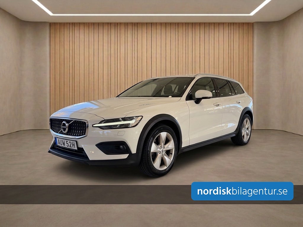 Volvo V60 Cross Country B4 d 197hk AWD Momentum Adv Edition*VOC*Drag*NAV*B-Kam*