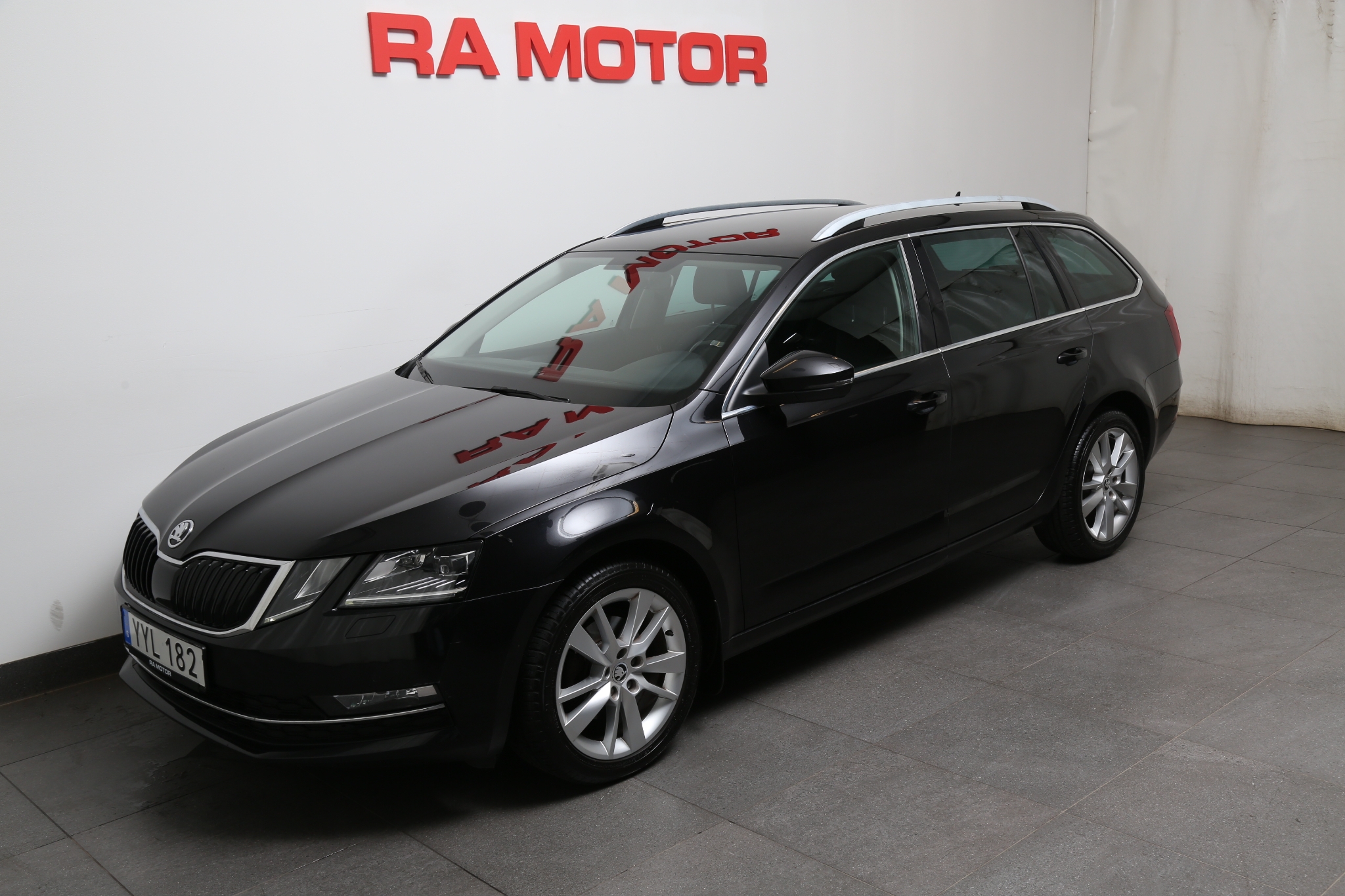 Skoda Octavia 2019, bild 5/10