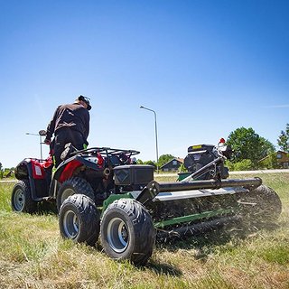 4-hjuling Övriga Slaghack XL med lucka 1,5m, 25hk 1 av 13