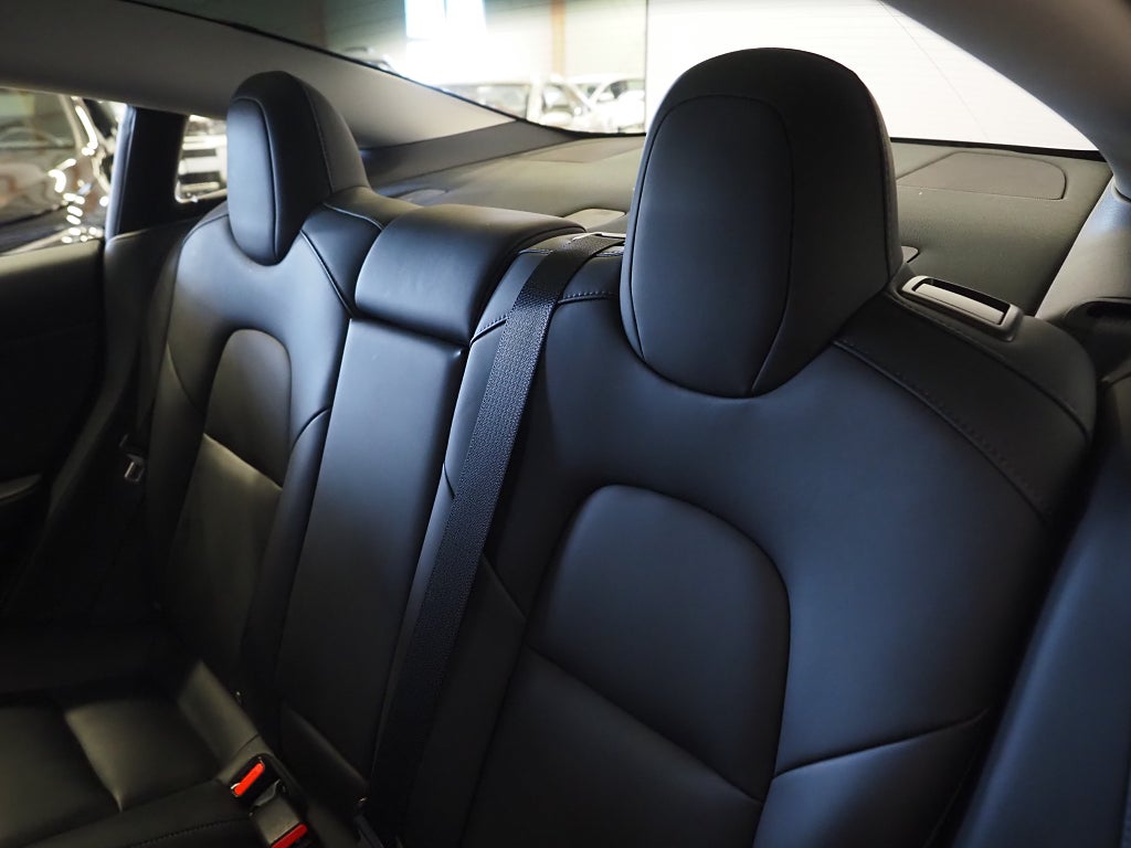 Tesla Model 3 Performance 513hk AWD | Panorama | Navi | 2023