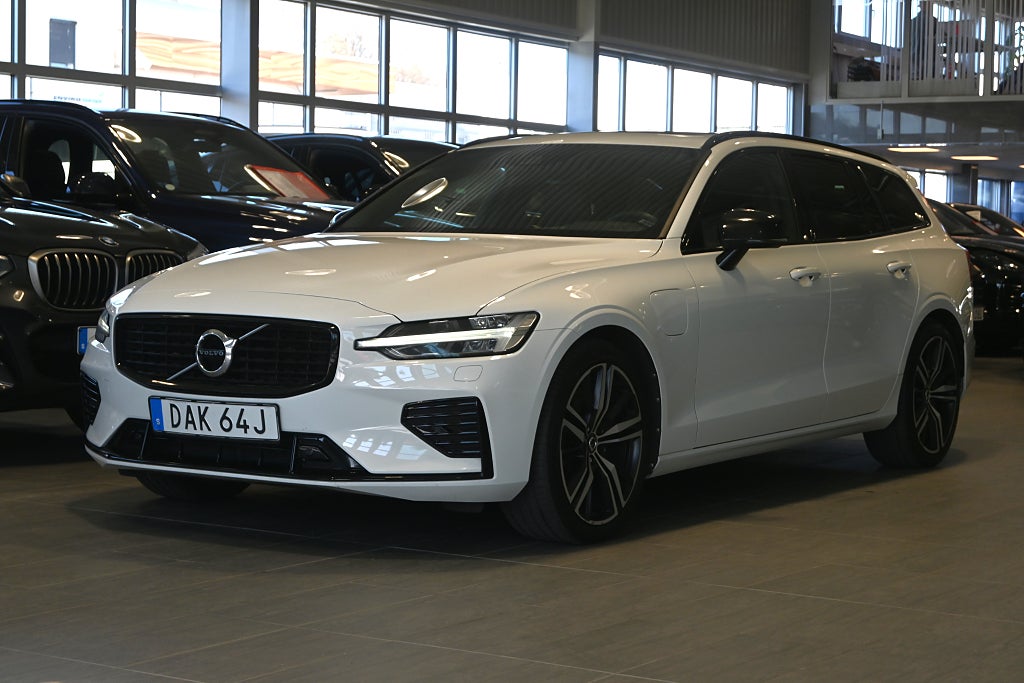 Volvo V60 Recharge T6 AWD R-Design Pano Läder H/K
