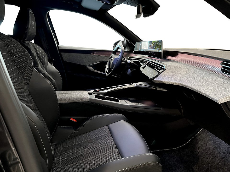 Bild på Peugeot 3008 GT Hybrid 145hk Aut B-KAMERA CARPLAY