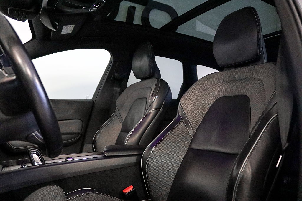 Volvo XC60 B5 AWD R-Design H/K Panorama HuD 360° Dragkrok VOC