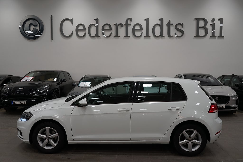 Volkswagen Golf 1.0 TSI Automat CarPlay Parksensorer SoV-hjul