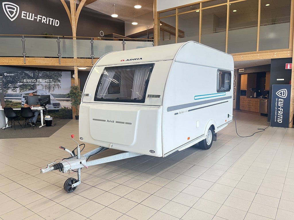 Adria AVIVA 400 PS (1 000kg+4 bädd+TRUMA)