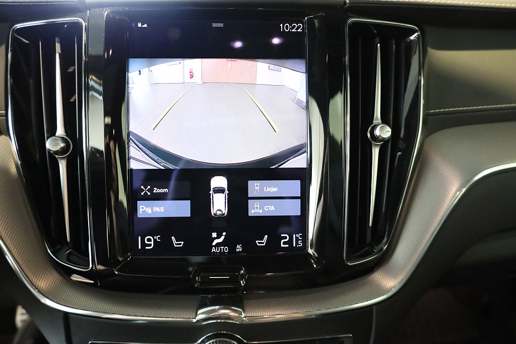 Volvo XC60 Recharge T6 AWD AUT R-Design Pano H&K Navi Kamera