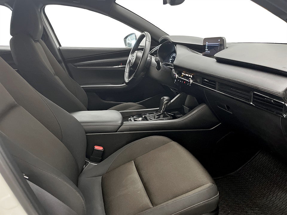 Bild på Mazda 3 Sky 2.0 SKYACTIV-G M 150hk Aut B-KAMERA CARPLAY