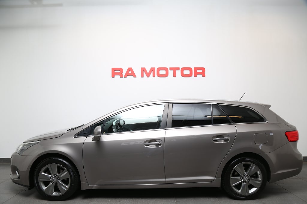Toyota Avensis 1,8 147hk Edition 50 Kombi Navi Motorv Dragkrok 2015