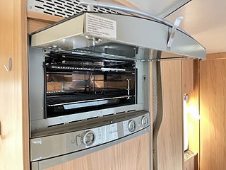 Husbil-halvintegrerad Bürstner SOLANO 710 19 av 30