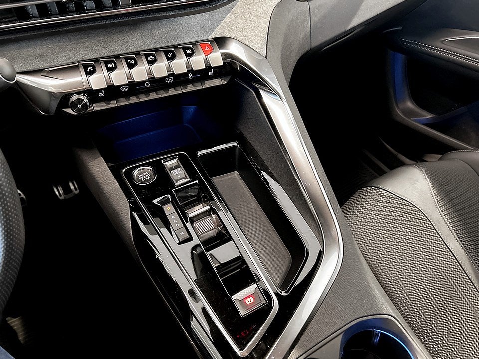 Bild på Peugeot 3008 GT 1.2 PT 130hk Aut - B-KAMERA,CARPLAY,NAV