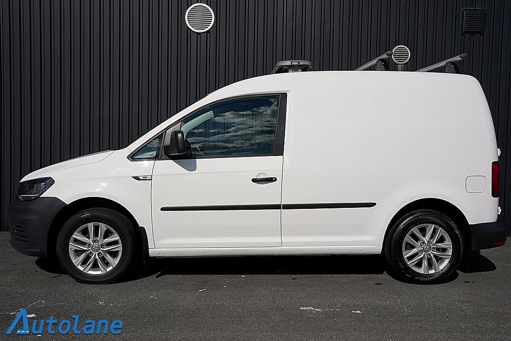 Volkswagen Caddy Van 2.0 TDI BMT Dragkrok,PDC,Inredning,MOMS 75HK