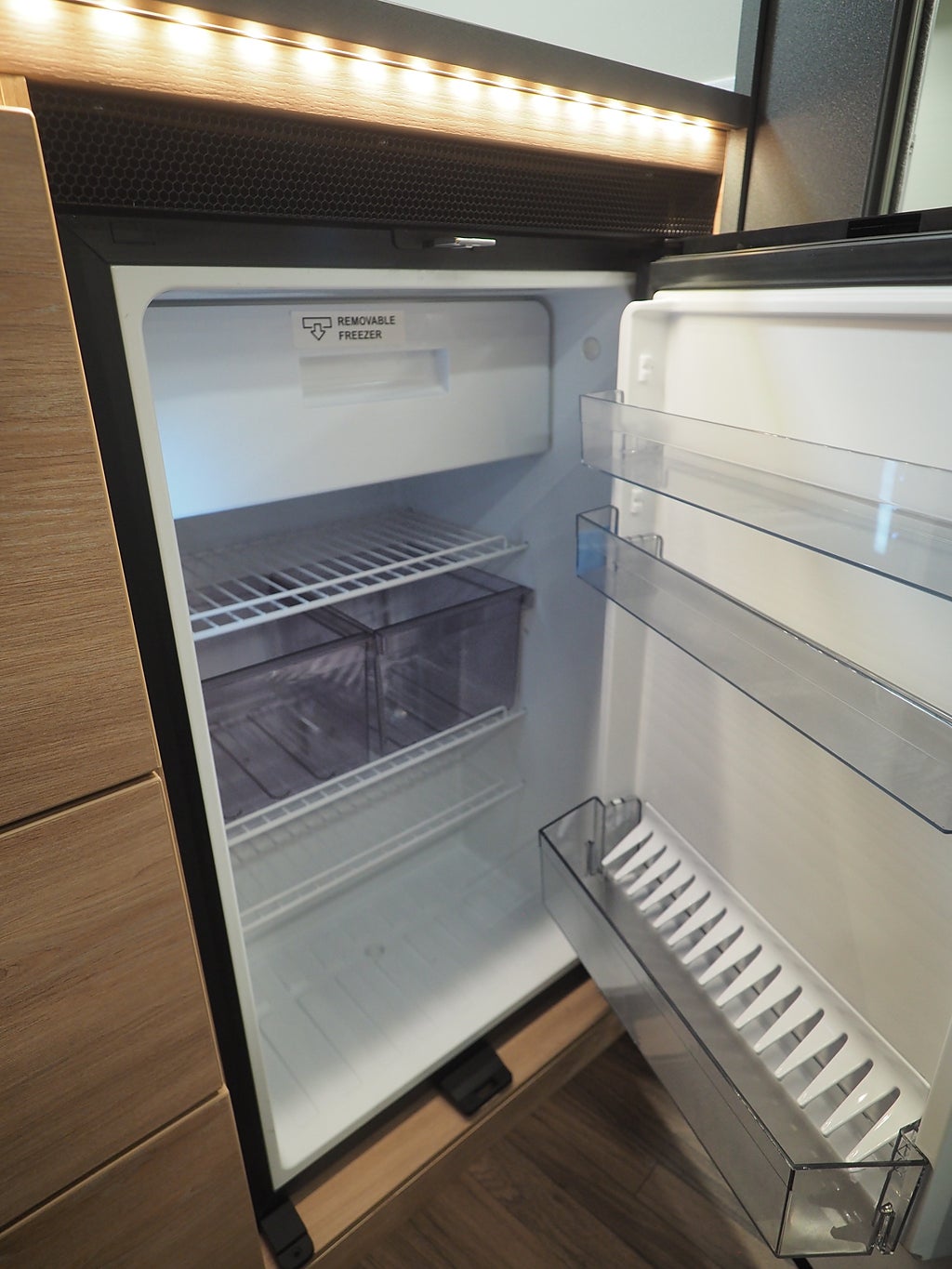 Knaus Yaseo 340 PX EL-bilsanpassad I AC I Induktionsspis