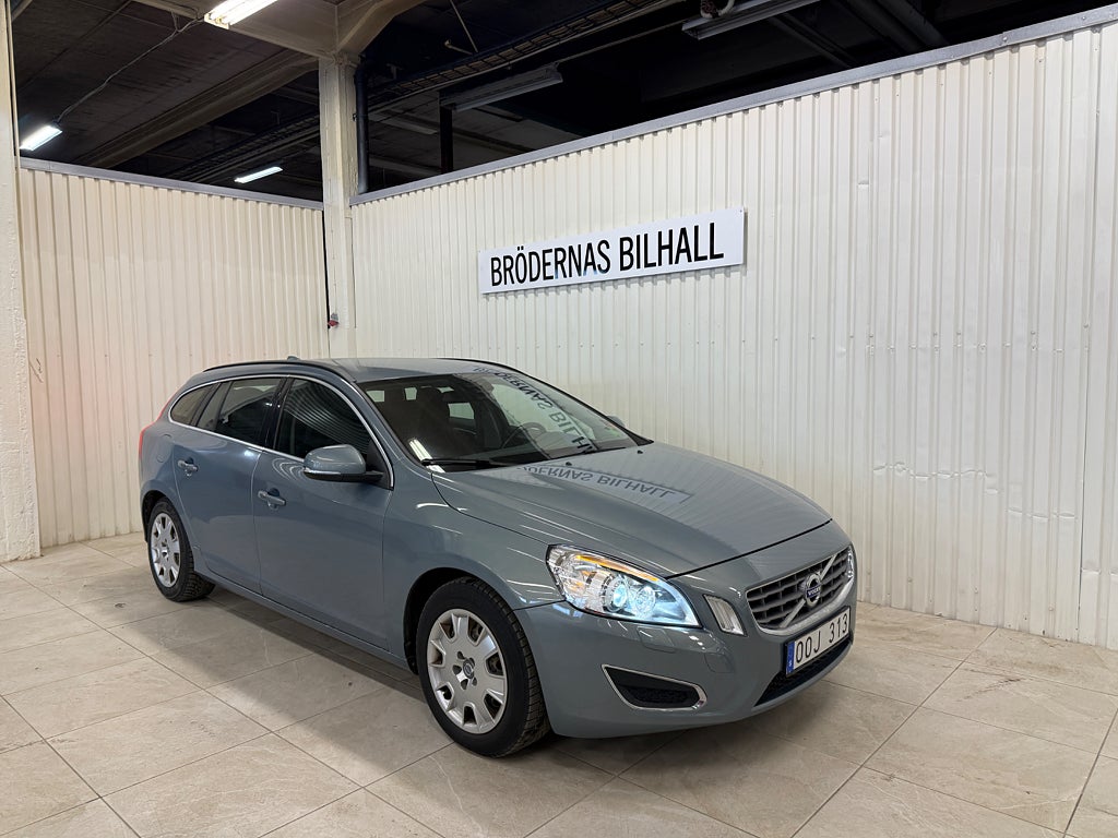 Volvo V60 T3 Momentum/ Dragkrok/ Motorvärmare/ Nybesiktad
