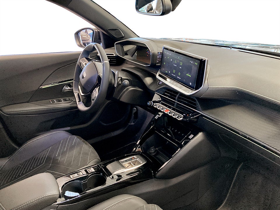 Bild på Peugeot 2008 GT 1.2 PT 130hk Aut B-KAMERA CARPLAY