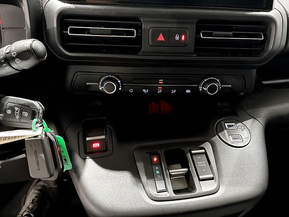 Bild på Citroën Berlingo 130hk Aut L2 - EDITION! SERVICE & V-HJUL INGÅR!