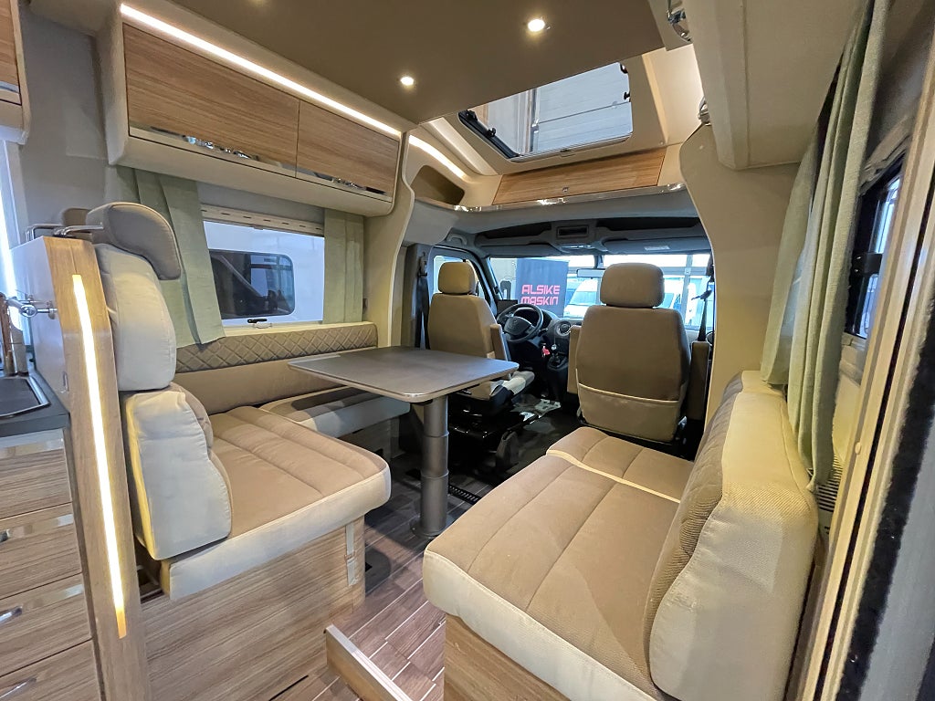 Adria Matrix Supreme 687 SL /ALDE/Solcell/Taksäng/Kedja/5 bältad/  - Adria