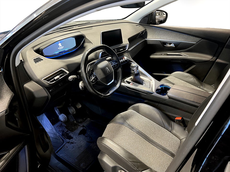 Bild på Peugeot 3008 Allure 1.2 PT 130hk - DRAG, BACKSENSORER