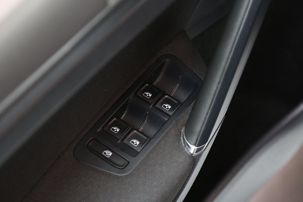 Volkswagen Golf 1,2 TSI 110hk DSG Sportscombi CarPlay Kamera 2017