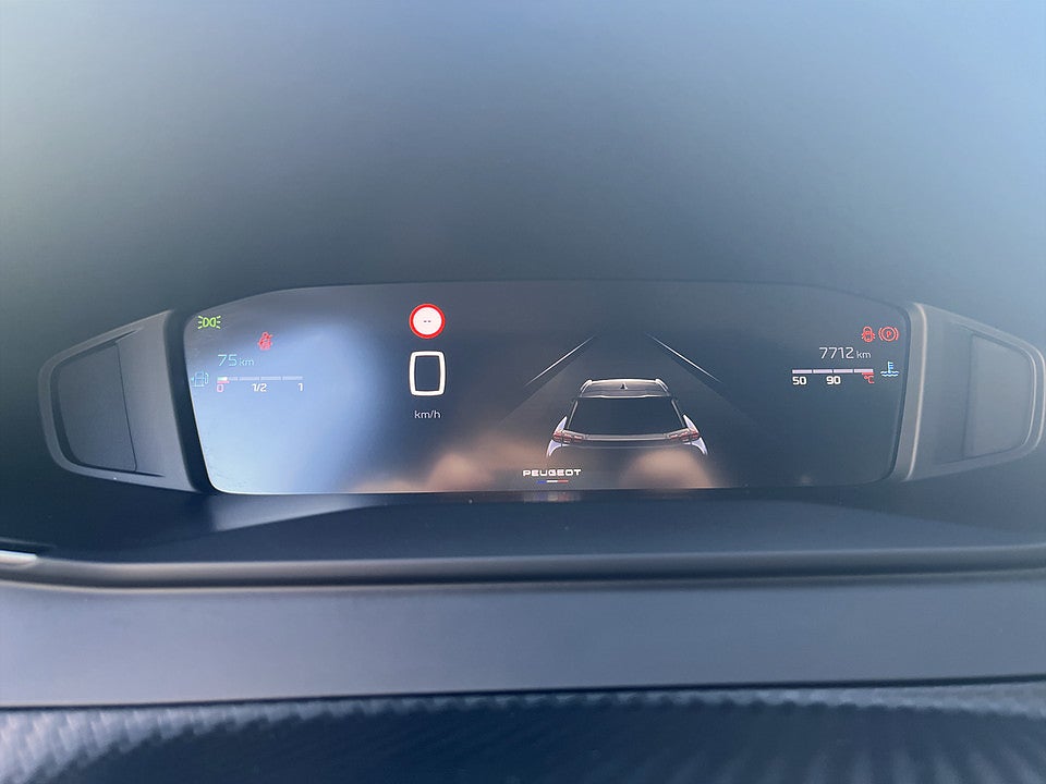 Bild på Peugeot 2008 Allure 1.2 PT 131hk B-KAMERA CARPLAY