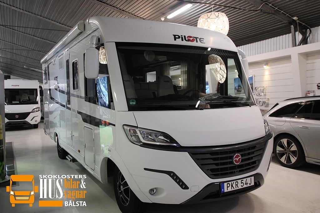 Pilote G 740 GJ Långbäddar ALDE Hydrauliska stödben 5 bältade platser 