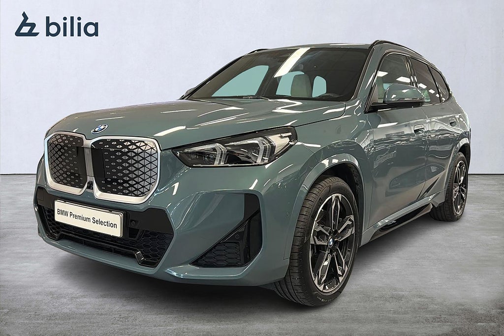 BMW iX1 xDrive 30 M-sport | Drag | Panorama | H&K | Head-up