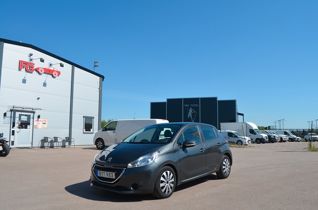 Peugeot 208 1.2 VTi 82 hk Navi Bluetooth Nybesiktigad