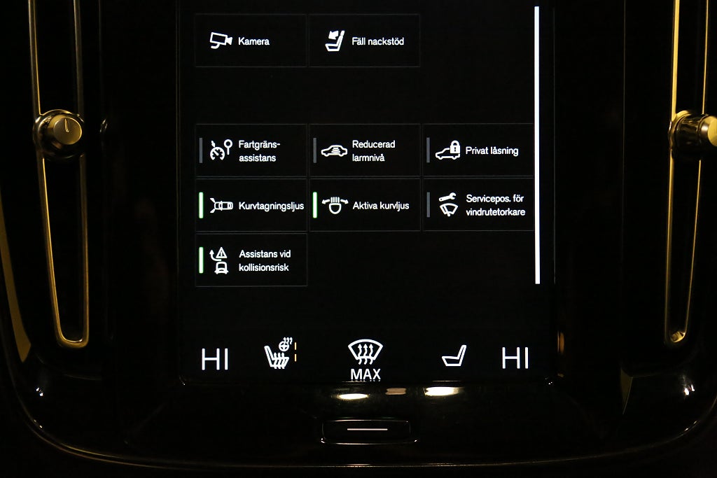 Volvo XC40 T3 163hk Momentum Edition Aut Kamera Navi VOC Drag 2020